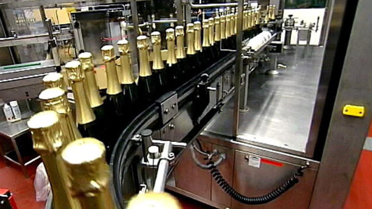 Sparkling wine bottling line